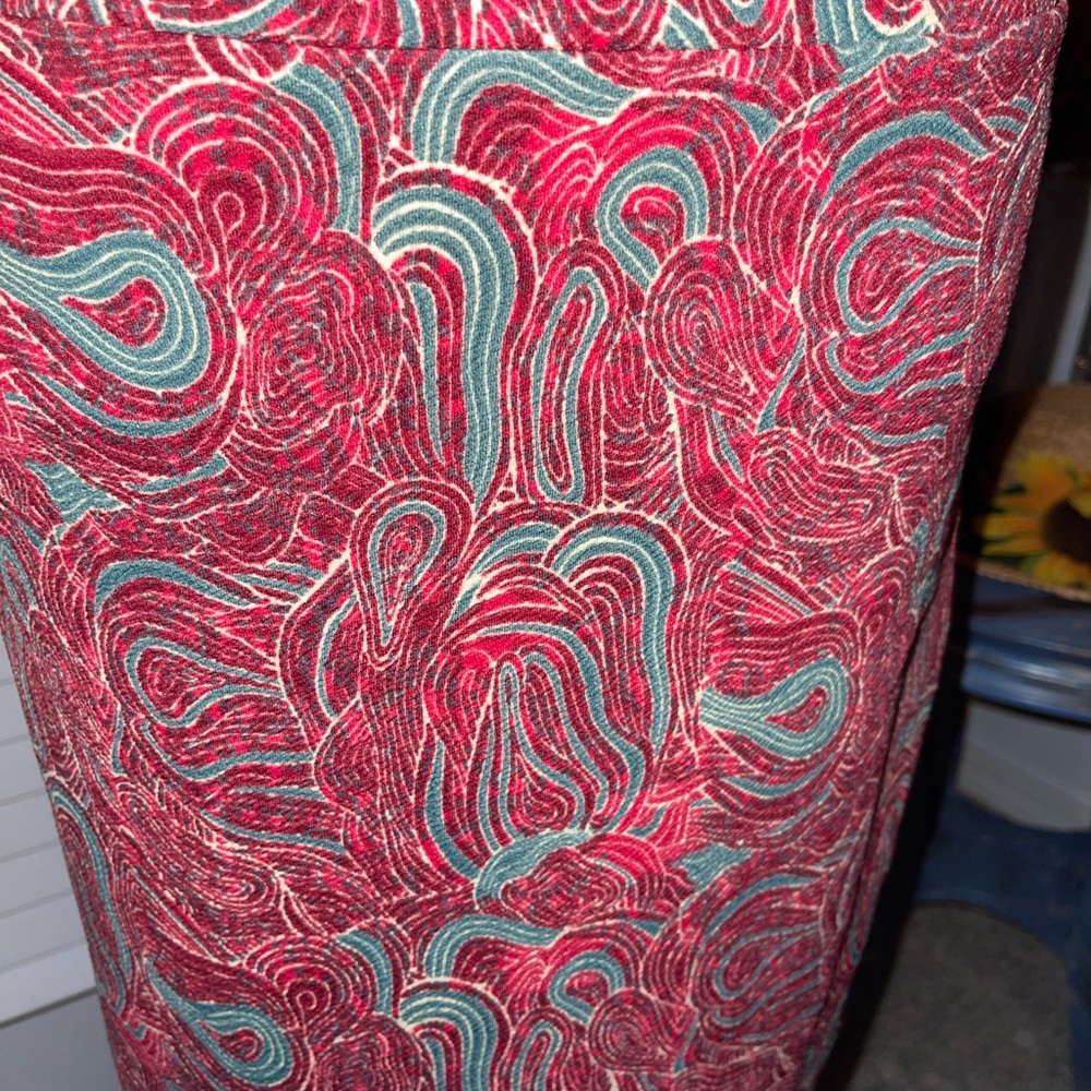 Lularoe fitted & stretchy type skirt, Size L in red and green EUC - Picture 13 of 15